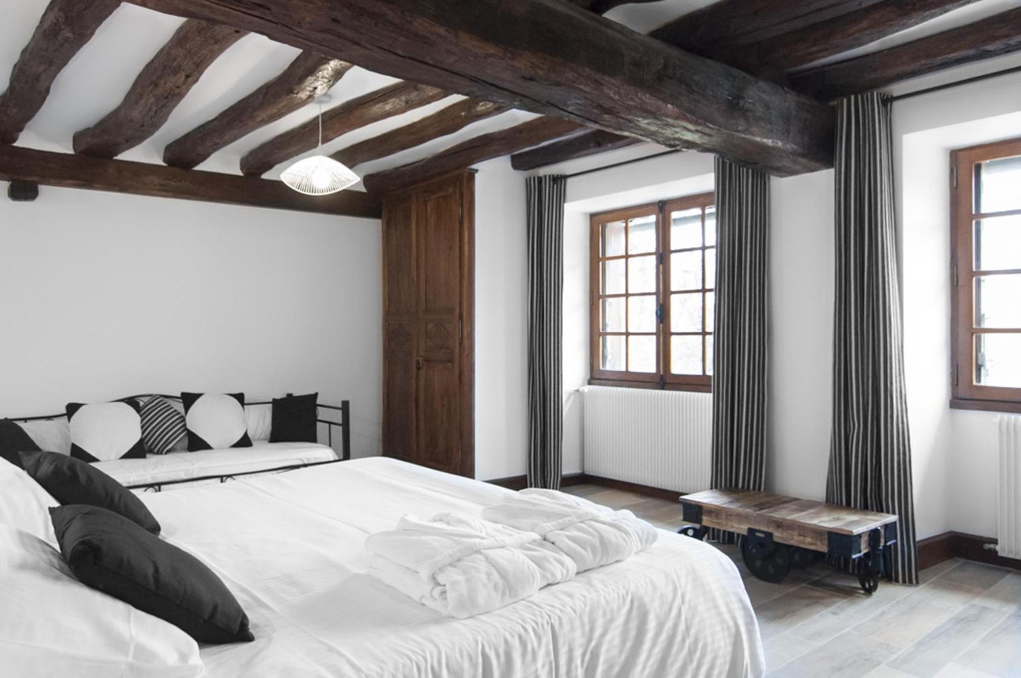 Bed and Breakfast Jardin Des Sens, La Rente D'Eguilly Экстерьер фото